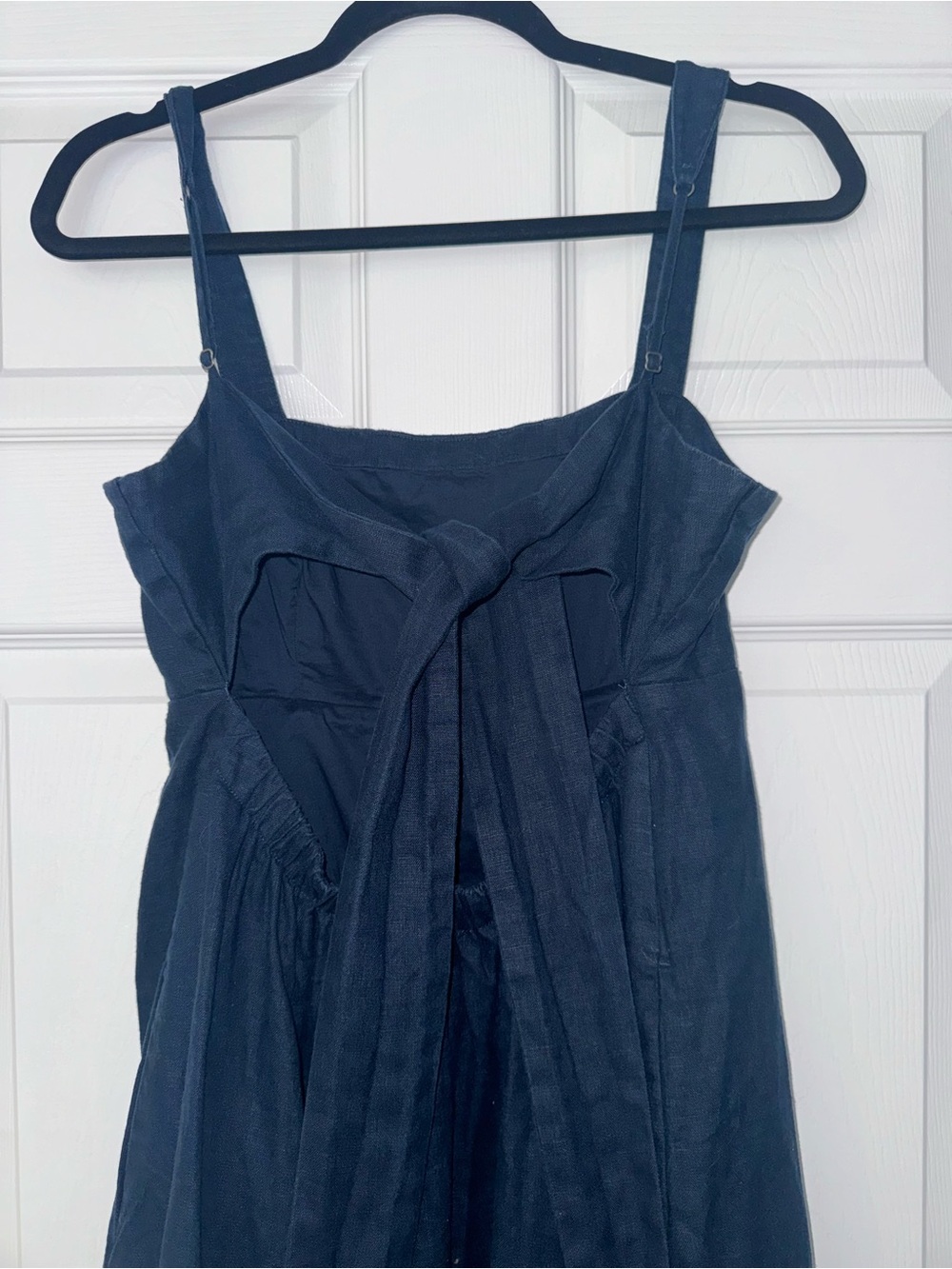 Abercrombie and Fitch Premium Linen Bow Back Maxi Dress - Picture 3 of 11